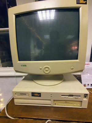 Compaq DeskPro XE 466 - picture 3